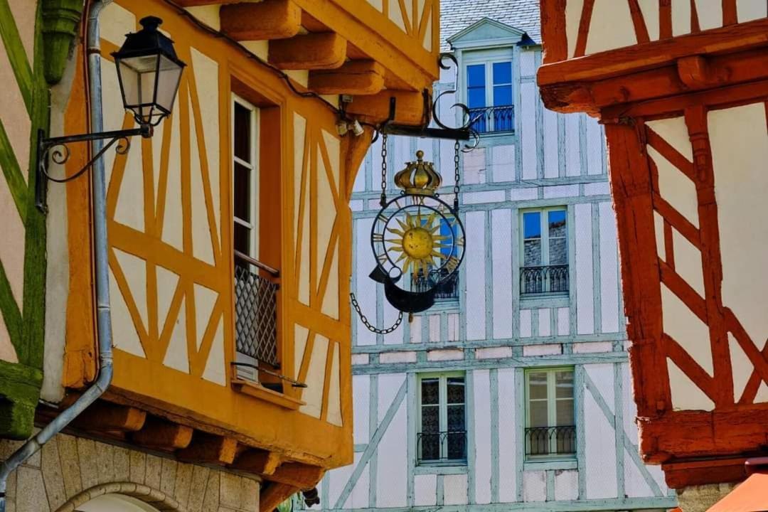 Apartamento Laroche Grand Duplex Dans Le Centre Historique Avec Garage Vannes Exterior foto