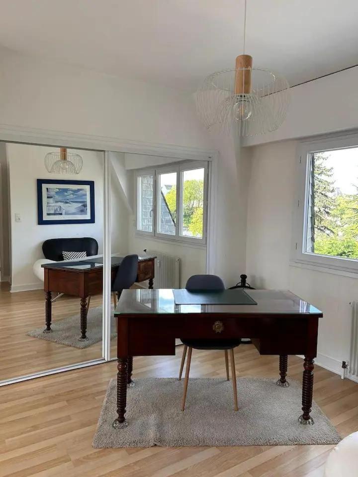 Apartamento Laroche Grand Duplex Dans Le Centre Historique Avec Garage Vannes Exterior foto