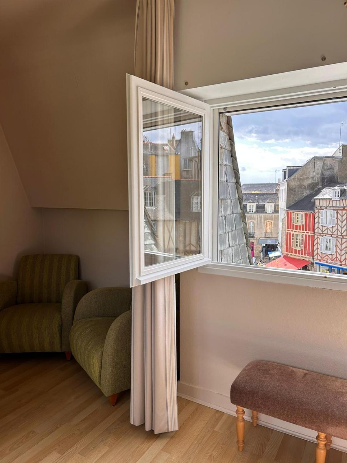 Apartamento Laroche Grand Duplex Dans Le Centre Historique Avec Garage Vannes Exterior foto