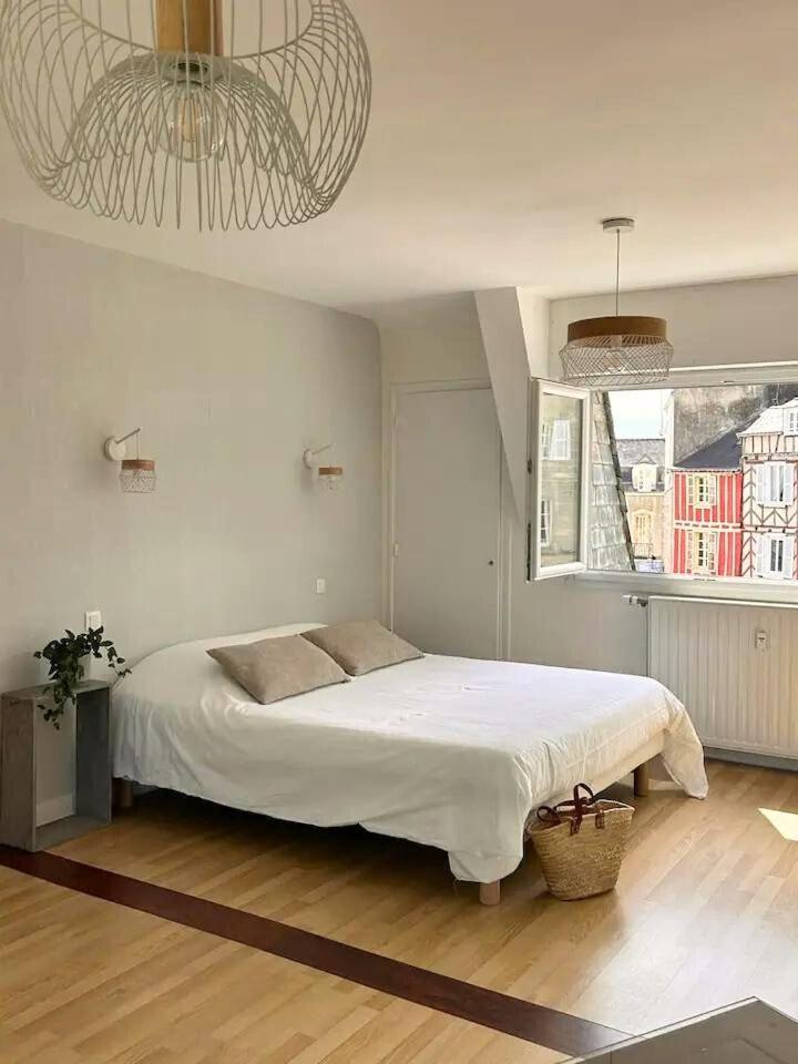 Apartamento Laroche Grand Duplex Dans Le Centre Historique Avec Garage Vannes Exterior foto