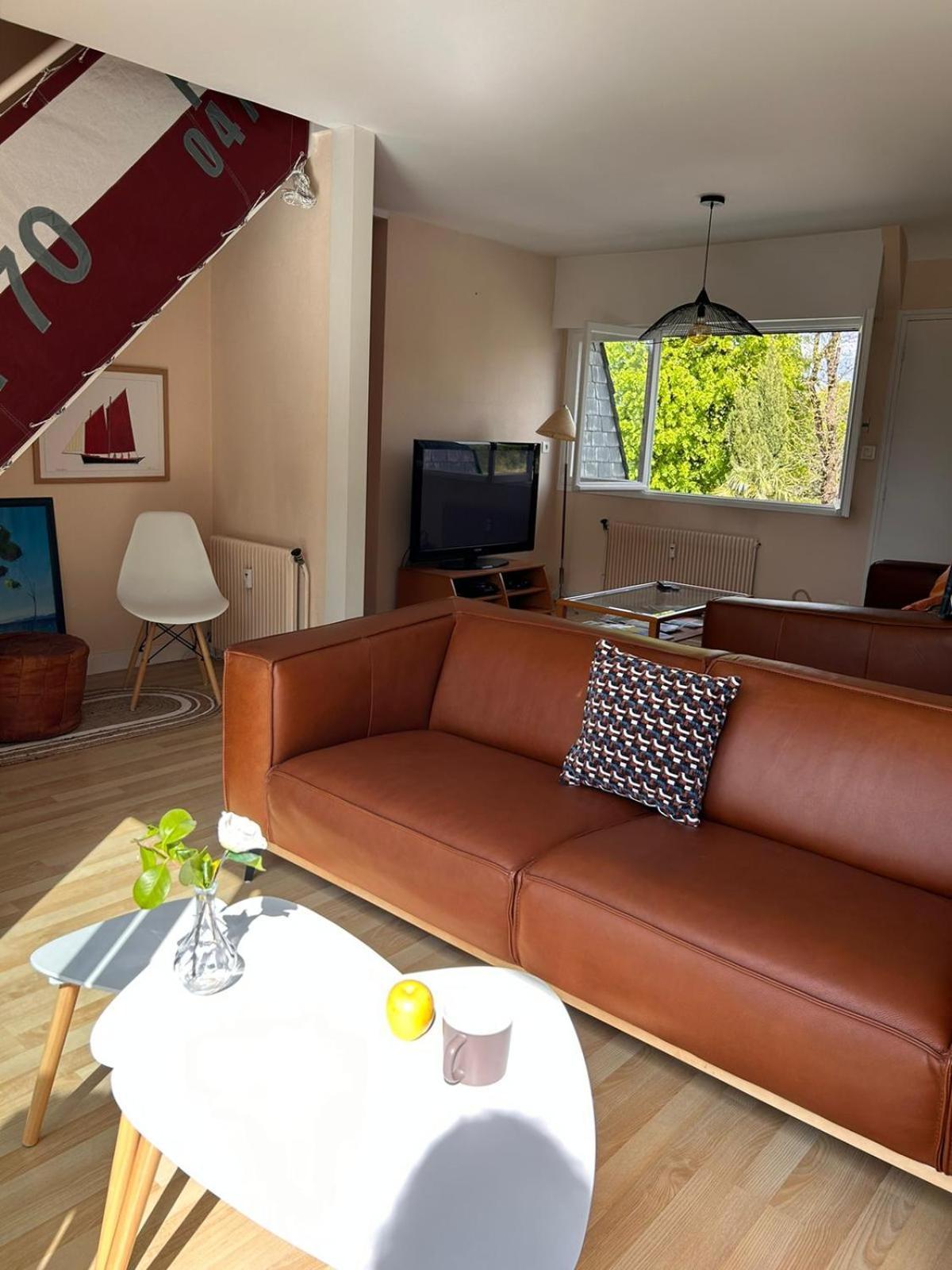 Apartamento Laroche Grand Duplex Dans Le Centre Historique Avec Garage Vannes Exterior foto
