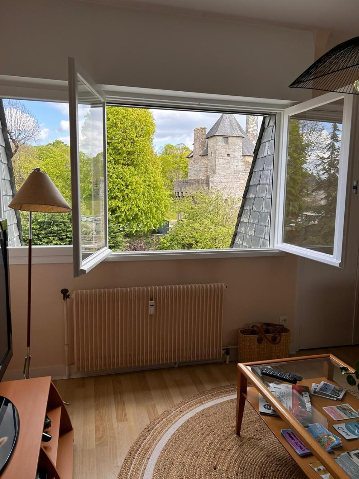 Apartamento Laroche Grand Duplex Dans Le Centre Historique Avec Garage Vannes Exterior foto